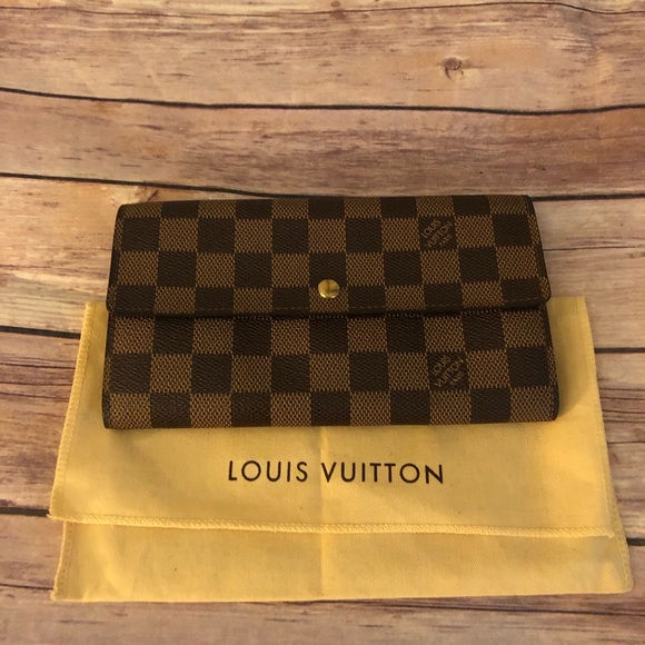 Louis Vuitton Handbags - Louis Vuitton damier Porte feuille Sarah